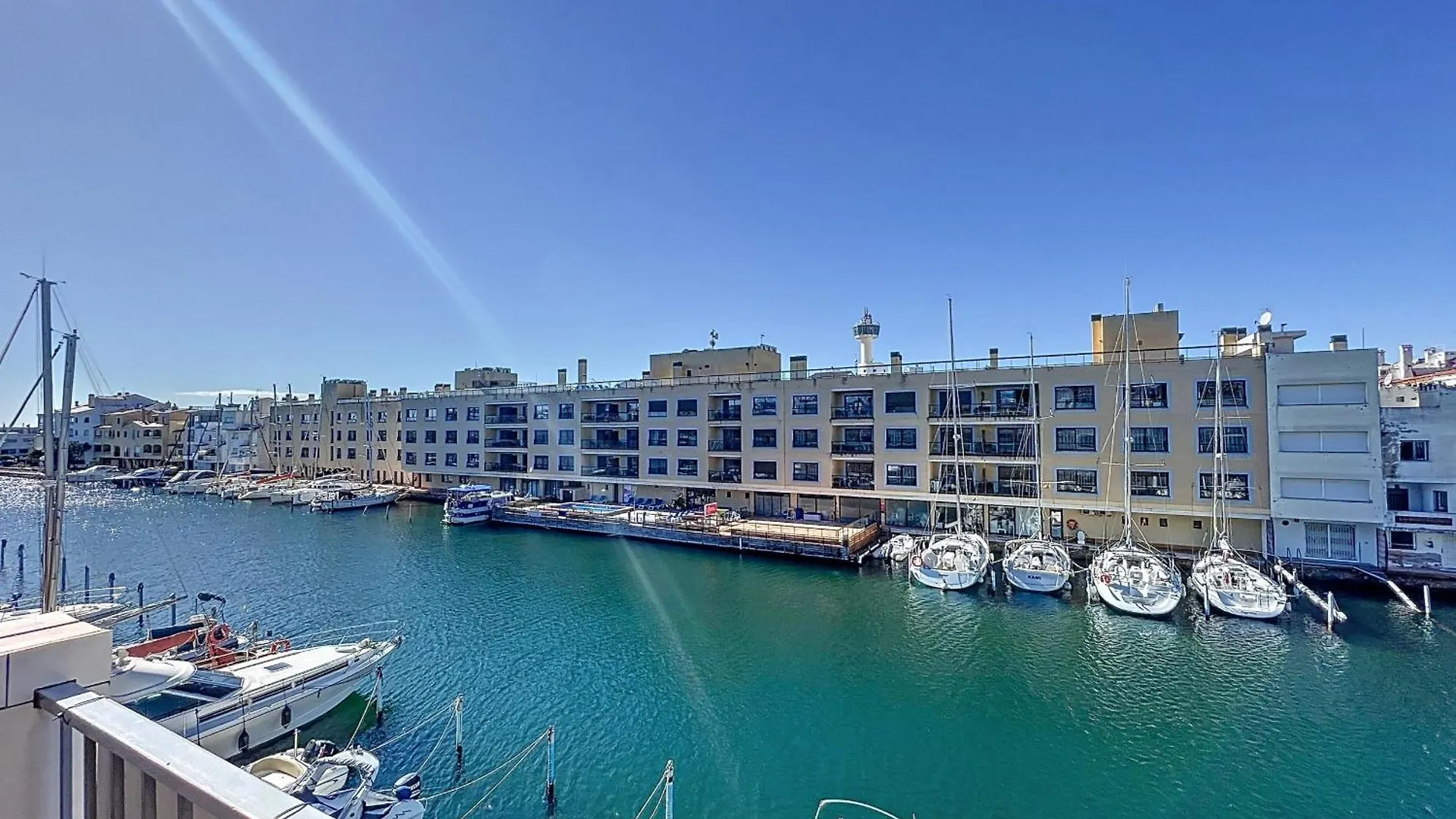Port Moxo 4 2B - Beau Duplex Vue Canal Apartment Empuriabrava Spain